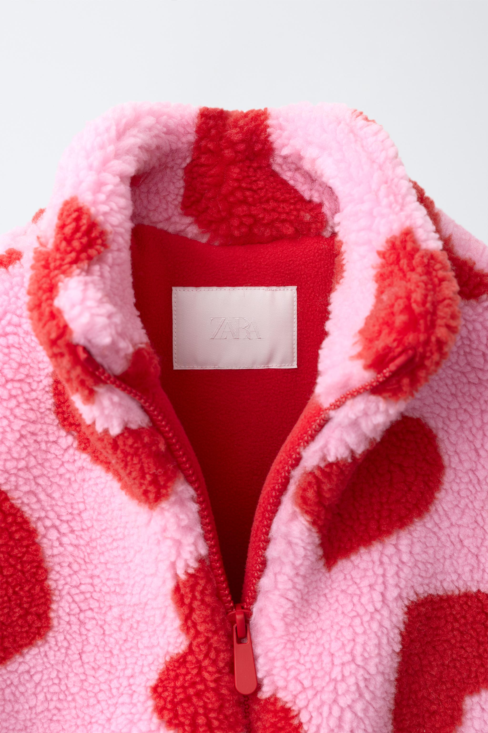 BLOUSON EFFET MOUTON IMPRIMÉ CŒURS